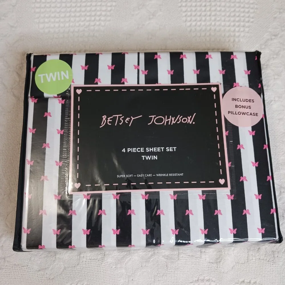 Betsey Johnson Performance Collection Sheet Set size Twin